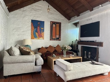 Casa en arriendo mensual en Metro Los Domínicos, Las Condes - 4 dormitorios, 3 baños
