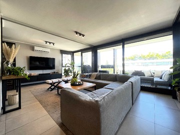 Departamento en venta en Oportunidad / 2 Estacionamient / Conectividad (161057), Las Condes - 1 dormitorio, 2 baños