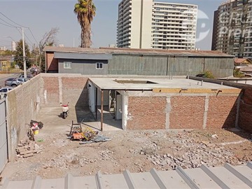 Casa en venta en Fuenzalida Urrejola / Se Vende Strip Center 4 Locales Cciales. y 9 mas en Proyecto, 2 Dptos. Independientes y con Estacionamientos, La Cisterna - 10 dormitorios, 10 baños