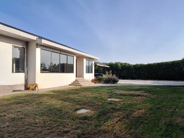 Terreno en arriendo mensual en Parcela de 5.528 mts. 2, con Casa Familiar (179095), Calera de Tango - 4 dormitorios, 4 baños