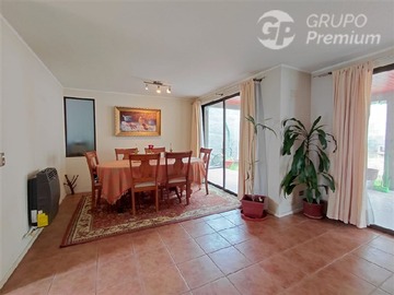 Casa en venta en Ciudad de los Valles, Pudahuel - 4 dormitorios, 3 baños