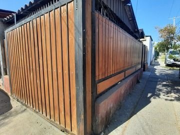 Casa en venta en El Cobre 8000, Pudahuel, Región Metropolitana de Santiago 9020000, Chile, Pudahuel - 2 dormitorios, 4 baños