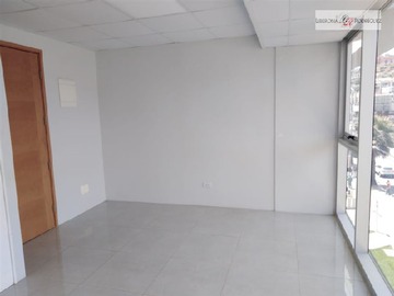 Oficina en arriendo mensual en Oficina en plan de Reñaca, Viña del Mar - 1 dormitorio, 1 baño
