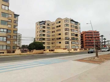 Departamento en venta en Departamento Av. Del Mar, frente a la Playa (170380), La Serena - 3 dormitorios, 2 baños