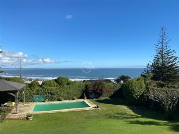 Casa en venta en Calle Marbella, Santo Domingo - 5 dormitorios, 5 baños