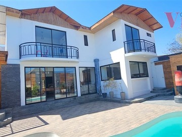 Casa en venta en Oportunidad, Iquique - 6 dormitorios, 6 baños