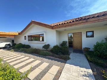 Casa en venta en excelente oportunidad amplia casa en venta (142234), Maipú - 5 dormitorios, 4 baños