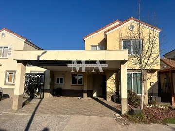 Casa en arriendo mensual en Av. del Manantial 18516, San Bernardo - 4 dormitorios, 3 baños