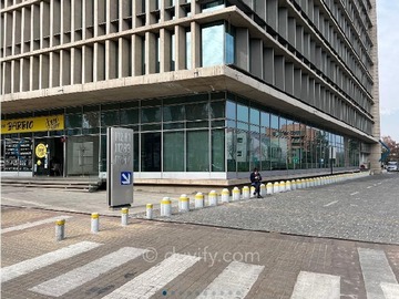 Local Comercial en arriendo mensual en Avenida Las Condes - San Damián, Las Condes - 2 baños