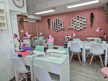 Local Comercial en venta en Venta de Derecho de LLaves Salon de Belleza (115716), Las Condes - 1 baño