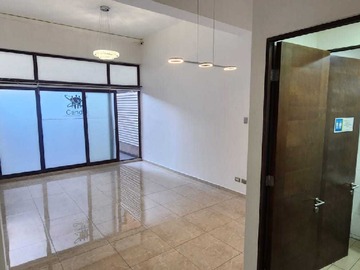 Oficina en venta en Clínica permisos al día, excelente inversión (170241), Las Condes - 1 dormitorio, 1 baño