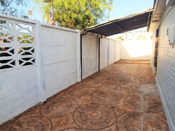 Casa en arriendo mensual en Los Cipreses 33, Villa El Bosque, parad, 14, La Cruz, La Cruz - 2 dormitorios, 1 baño