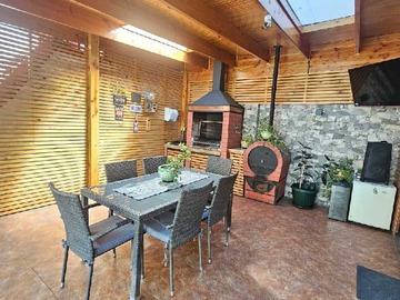 Casa en venta en A pasos del Mall Franklin!! (122703), Santiago - 5 dormitorios, 3 baños