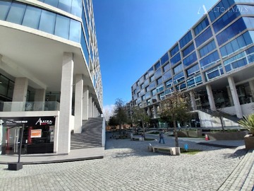Local Comercial en arriendo mensual en Av La Dehesa altura 1800, Lo Barnechea - 1 baño