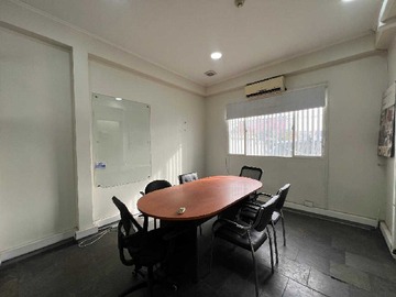 Local Comercial en arriendo mensual en Arriendo multiuso amplias oficinas (169922), Recoleta - 3 baños