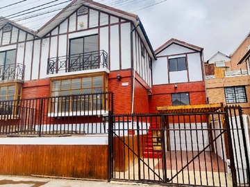 Casa en venta en Parque inglés, Antofagasta - 4 dormitorios, 2 baños