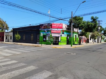 Local Comercial en venta en Calle Maule con Cuevas, Santiago - 2 baños