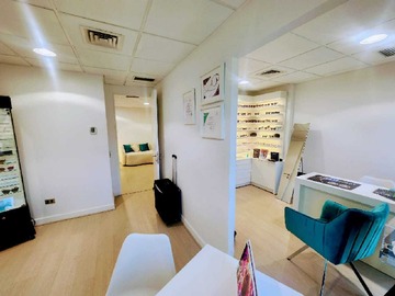 Oficina en arriendo mensual en Increíble Oficina Estoril 2 Privados 2 Baños (133448), Las Condes - 2 dormitorios, 2 baños