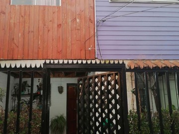 Casa en venta en Pasaje cerro paranal con avenida el valle, Peñalolén - 3 dormitorios, 1 baño