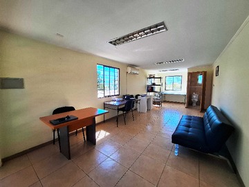 Oficina en arriendo mensual en Arriendo Oficina Equipada Frente a Avenida (176990), Olivar - 1 dormitorio, 1 baño