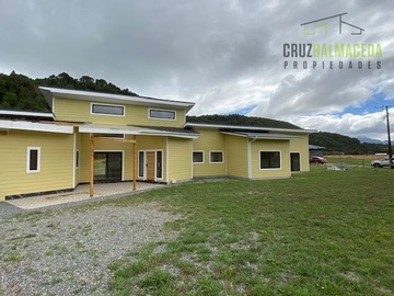 Casa en venta en Amplia casa a orilla de carretera - Sector Polincay, Puerto Montt - 4 dormitorios, 4 baños