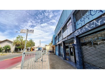 Local Comercial en venta en Sector Calle Nataniel Cox / Av. Matta, Santiago - 3 dormitorios, 6 baños