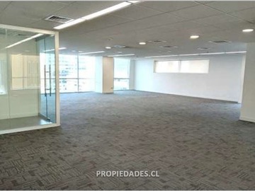 Oficina en arriendo mensual en Metro manquehue, Las Condes - 2 baños