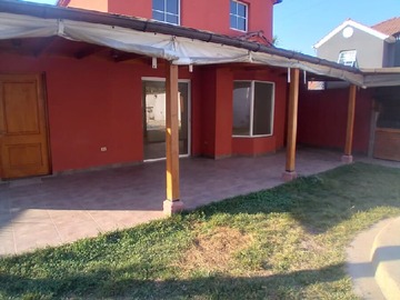 Casa en venta en Pasaje Fuentenueva 609, Quilicura - 3 dormitorios, 3 baños