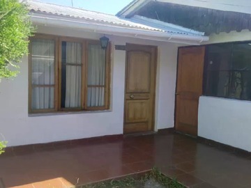 Casa en venta en Casa con Gran Patio a Pasos del Centro. - 3 dormitorios, 1 baño