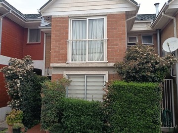 Casa en venta en Raúl labbe, Lo Barnechea - 3 dormitorios, 3 baños