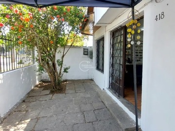 Casa en venta en Campos de Deportes Castillo Velasco, Ñuñoa - 3 dormitorios, 1 baño