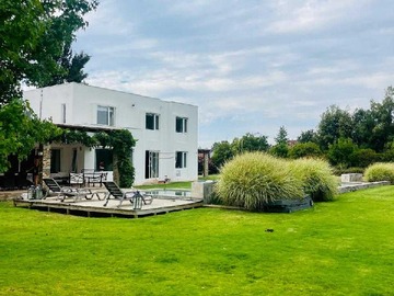 Casa en arriendo mensual en Moderna casa en condominio las palmas (117579), Talagante - 6 dormitorios, 5 baños