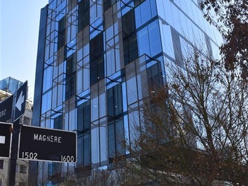 Oficina en arriendo mensual en Metro P. de Valdivia / Oficina + 1 Estacionamiento, Providencia - 1 dormitorio, 2 baños