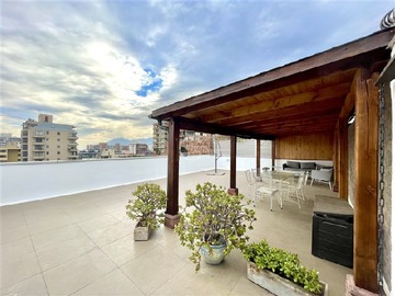 Departamento en venta en Penthouse Hdo de Aguirre / Plaza Las Lilas, Providencia - 2 dormitorios, 2 baños