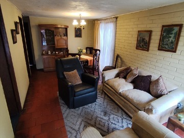 Casa en venta en Calle Lago Gral. Carrera, Puente Alto - 3 dormitorios, 2 baños