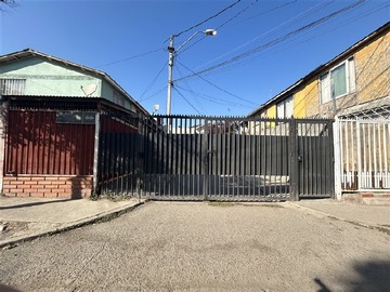 Casa en venta en Pasaje Rio Baker, San Bernardo - 4 dormitorios, 2 baños