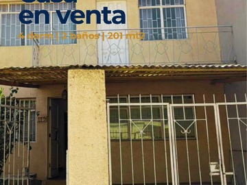 Casa en venta en Casa Dos Pisos Valparaíso - 4 dormitorios, 2 baños