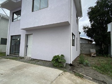 Casa en arriendo mensual en A solo 6 cuadras de la z plaza de Armas, Chillán Viejo - 3 dormitorios, 3 baños