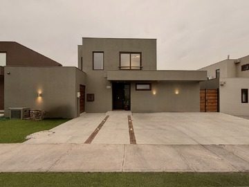Casa en venta en Ciudad de los valles, Pudahuel - 3 dormitorios, 3 baños