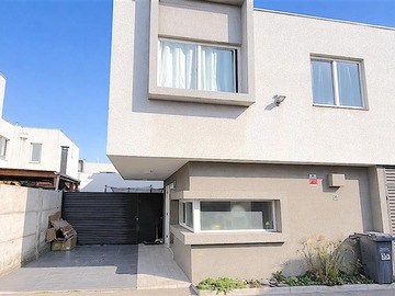 Casa en venta en Diego Portales 1547, La Florida - 3 dormitorios, 2 baños