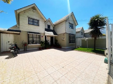 Casa en venta en Rojas Magallanes, La Florida - 5 dormitorios, 4 baños