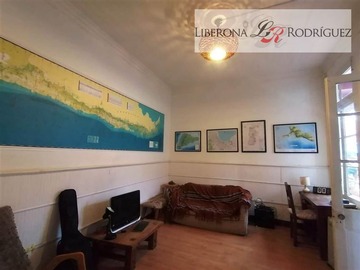 Casa en venta en Casa para Hostal en Cerro Bellavista, Valparaíso - 5 dormitorios, 3 baños