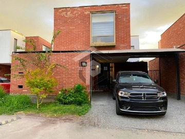 Casa en arriendo mensual en Arriendo hermosa casa huechuraba, Huechuraba - 4 dormitorios, 4 baños
