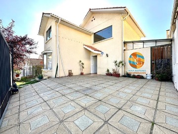 Casa en venta en Casa de 2 pisos, alto macul. 4d+3b, La Florida - 4 dormitorios, 2 baños