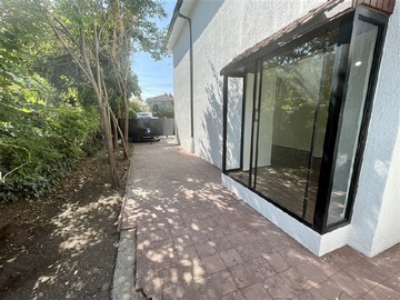 Casa en venta en Amado nervo, La Reina - 4 dormitorios, 2 baños