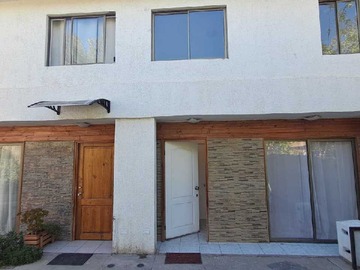 Casa en venta en Casa con excelente conectividad (171542), Macul - 2 dormitorios, 2 baños