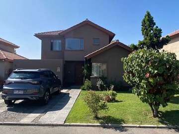 Casa en venta en Vive la Comodidad en Casa Luminosa y Acogedor (154419), Colina - 4 dormitorios, 3 baños