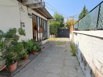 Casa en venta en Casa Familiar Villa Frei (179443), Ñuñoa - 3 dormitorios, 2 baños