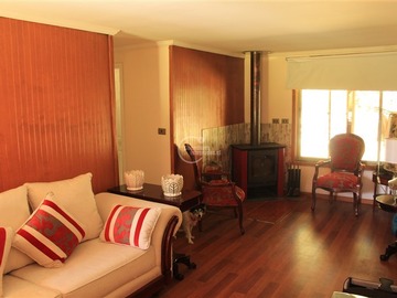 Casa en venta en Parcela Nevados de Pucón, Pucón - 6 dormitorios, 3 baños
