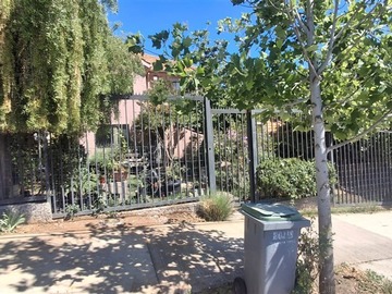 Casa en venta en Avenida Rojas Magallanes 5120, La Florida - 3 dormitorios, 3 baños